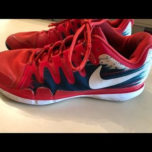 Men’s Nike Shoes Size 11